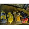 Image 1 : ADAPTER/RACE PEDAL PADS/CHALK KIT/2 WEEDWHACKER LINES