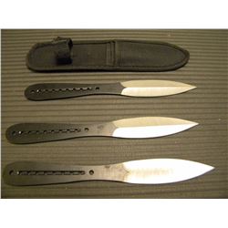 NEW 3 PIECE THROWING KNIVES SET