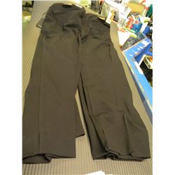 2 NEW DELIA WOMENS PANTS SIZE 18/14LARGE