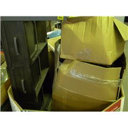 PALLET OF MISC RC TOYS/DRONE RUNNERS & DESK
