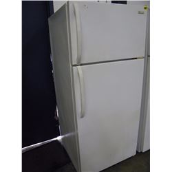 WHITE WESTINGHOUSE FRIDGE