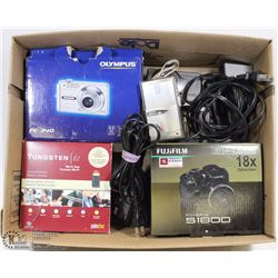 LOT OF 6 DIGITAL CAMERAS & PALM ONE