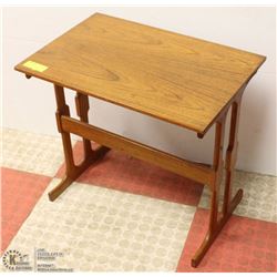 WOODEN SIDE TABLE 22 X 14 X 20