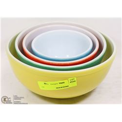 SET OF 4 VINTAGE COLORED PYREX MIXING  BOWLS