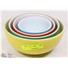 Image 1 : SET OF 4 VINTAGE COLORED PYREX MIXING  BOWLS