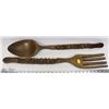 Image 1 : LARGE WOODEN DECORATIVE FORK AND SPOON