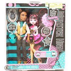 MONSTER HIGH DRACULAURA AND CLAIRD WOLF