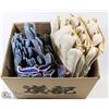 Image 1 : BOX OF 10 PAIRS OF ASSORTED WORK GLOVES