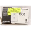 Image 1 : HONEYWELL PRO100 NON PROGRAMMABLE THERMOSTAT