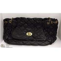 PICABO QUILTED BLACK PURSE