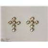 Image 1 : 14KT YELLOW GOLD CZ CROSS SHAPED EARRINGS