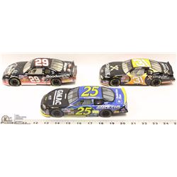 SET OF 3 DIE CAST RACE CARS
