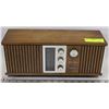 Image 1 : VINTAGE VIKING AM/FM RADIO