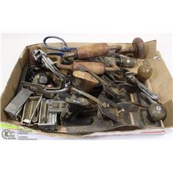 TRAY OF VINTAGE HAND TOOLS