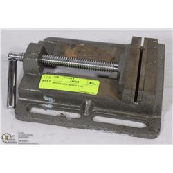 MOUNTABLE BENCH VISE