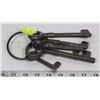 Image 1 : SET OF VINTAGE METAL KEYS