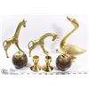 Image 1 : BOX WITH BRASS GIRAFFES AND GEESE AND MORE