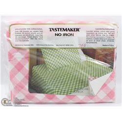 TASTEMAKER QUEEN FLAT SHEET