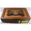 Image 1 : COAT OF ARMS MENS WOOD JEWELRY BOX 11 X 7 X 3