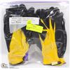 Image 1 : 4PK UNISEX FOAM LATEX RUBBER GLOVES