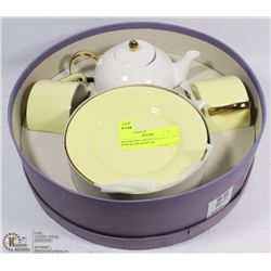 BON MATIN COLLECTION IN GLAZED PORCELAIN WITH 24K