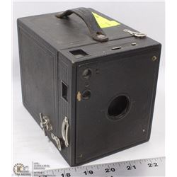 VINTAGE BOX CAMERA