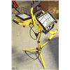 Image 1 : 2' TO 3' EXPANDING STAND ALONE DUAL WORK LIGHT