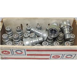 BOX OF 24 HYDRAULIC FITTINGS