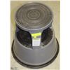 Image 1 : BESTIL ROLLING SELF SETTING STOOL 17"H MAXIMUM