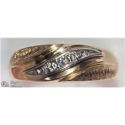 #46-10K Y&W GOLD 3 DIAMOND CURVE MEN'S RING
