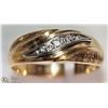 Image 2 : #46-10K Y&W GOLD 3 DIAMOND CURVE MEN'S RING