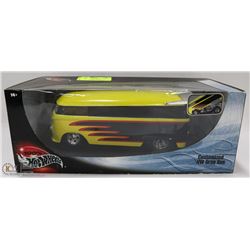 HOTWHEELS CUSTOMIZED VW DRAG BUS 1:18 DIE CAST