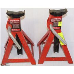 TWO 2TON  CAR JACK STANDS