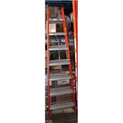 FIBREGLASS 8' STEPLADDER
