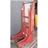 Image 1 : 3 TON AIR OPERATED  FRAME CAR HOIST
