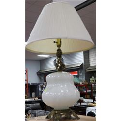 VINTAGE CHERUB AND WHITE DESK LAMP