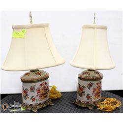 LOT OF 2 CERAMIC LAMPS WITH SHADES