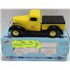 Image 1 : 1:25 DIE CAST 1937 CHEVY PICK UP SHELL OIL BANK