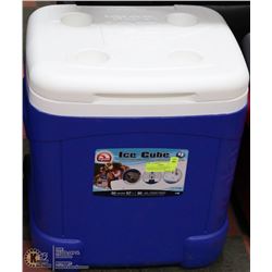 IGLOO BIG ICE CUBE WHEELED COOLER ,HOLDS 90 CANS,