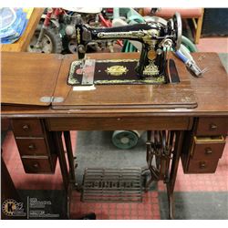 VINTAGE SINGER TREDDLE SEWING MACHINE & CABINET