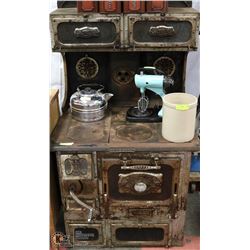 ANTIQUE STOVE AS IS