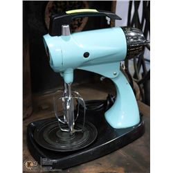 VINTAGE BLUE MIXER
