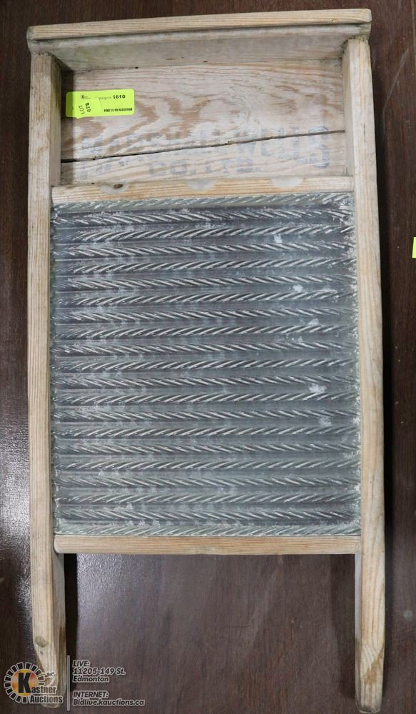 VINTAGE MARSHALL WELLS GLASS AND WOOD WASHBOARD