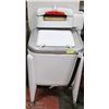 Image 1 : VINTAGE WASHING MACHINE