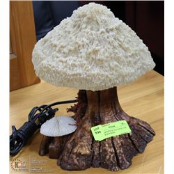 VINTAGE KITSCH 70'S CORAL TOP BURL WOOD BASE LAMP