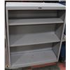 Image 1 : 3 SHELF METAL CABINET