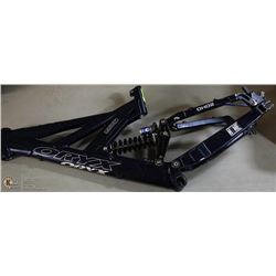 DOWNHILL RACER ORYX MOUNTAIN BIKE W/ FAUX SHOCKS