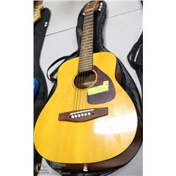 YAMAHA JR ACOUSTIC BLONDE COLOR GUITAR W/ SOFT