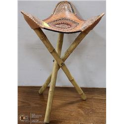 CORONA 3 PRONG STOOL