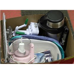 BOX W/ COFFEE HOLDER, MINI BLENDER AND MORE
